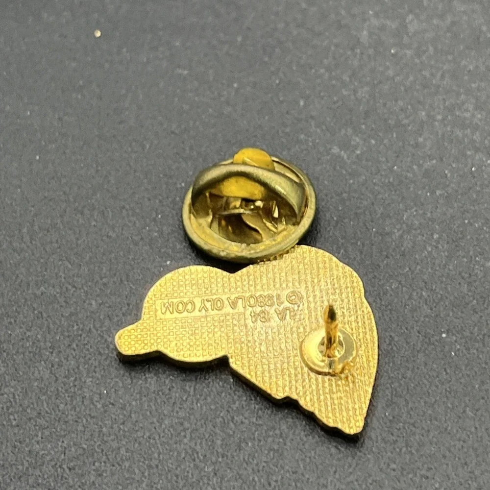 Vintage 1984 Los Angeles Olympics 7-Eleven‎ Olympic Torch Lapel Hat Pin